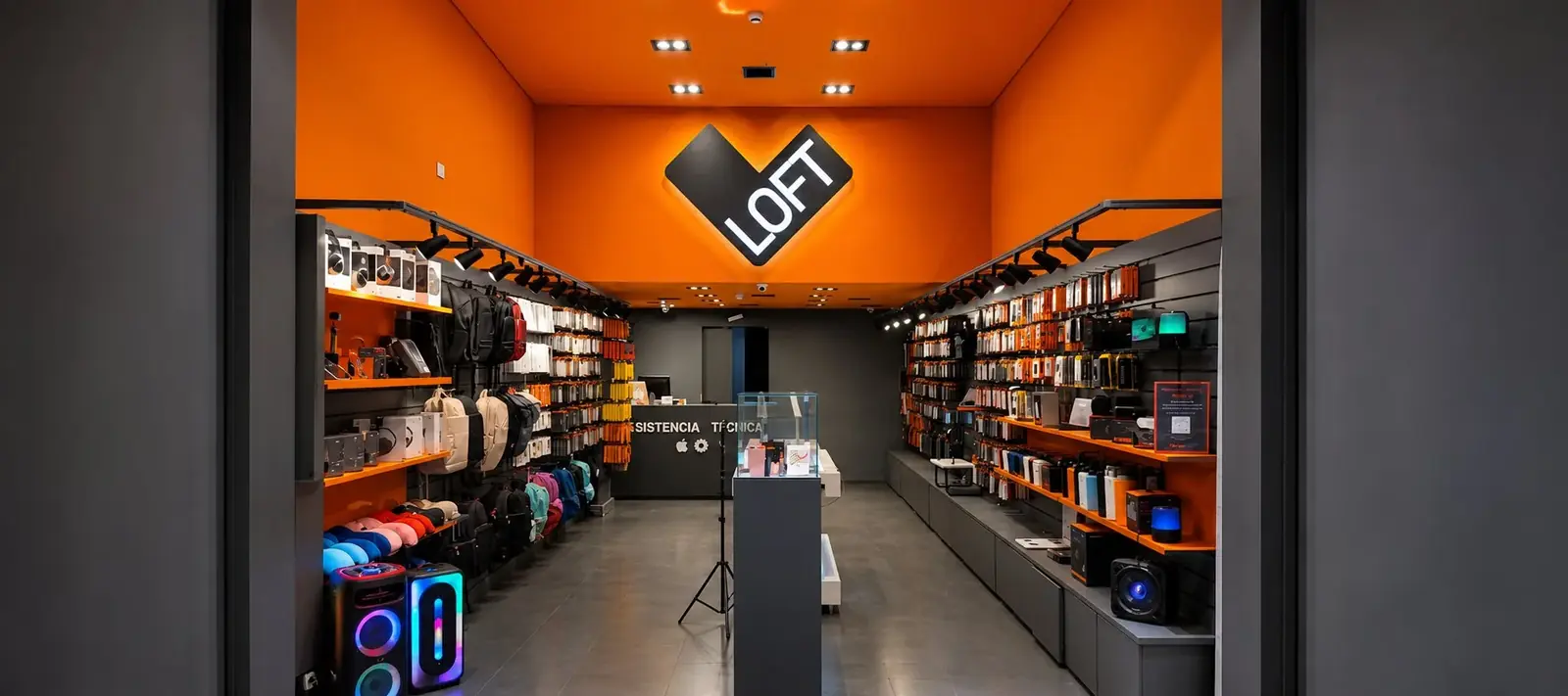 Loja Loft Balneário Camboriú - vitrine de acessórios